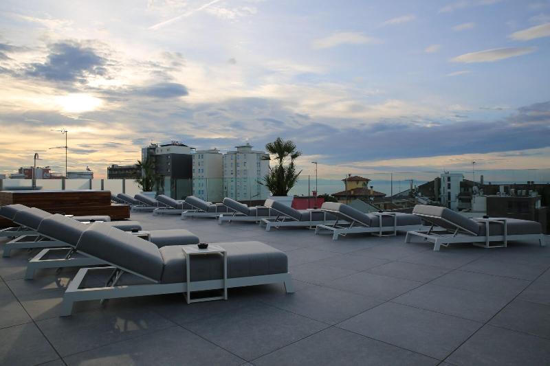 Monaco Suites Hotel Lignano Sabbiadoro Eksteriør billede
