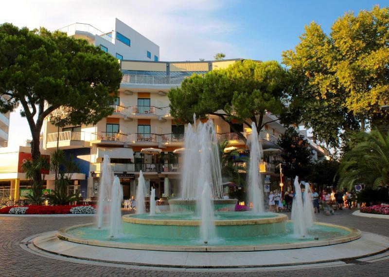 Monaco Suites Hotel Lignano Sabbiadoro Eksteriør billede