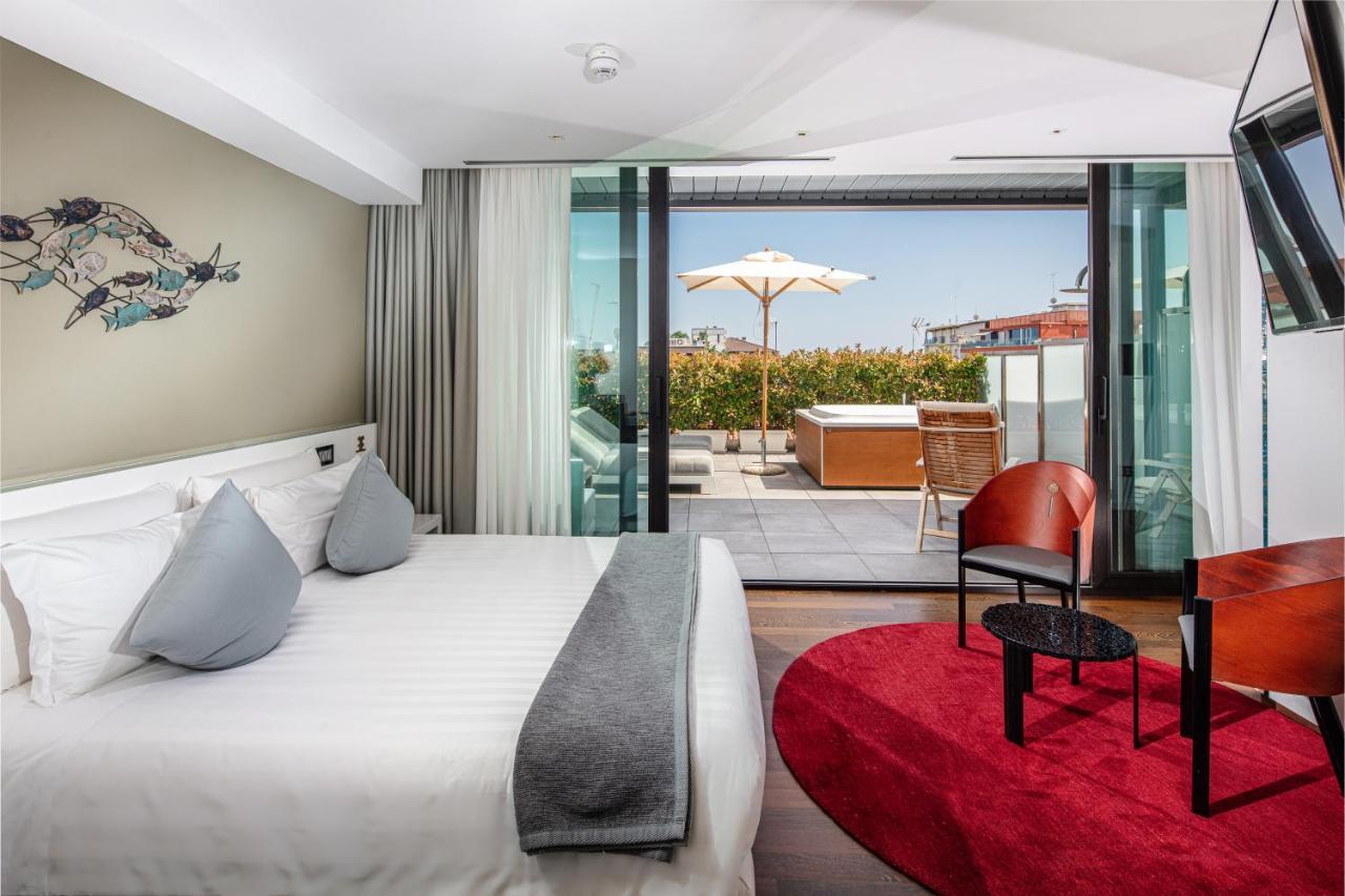 Monaco Suites Hotel Lignano Sabbiadoro Eksteriør billede