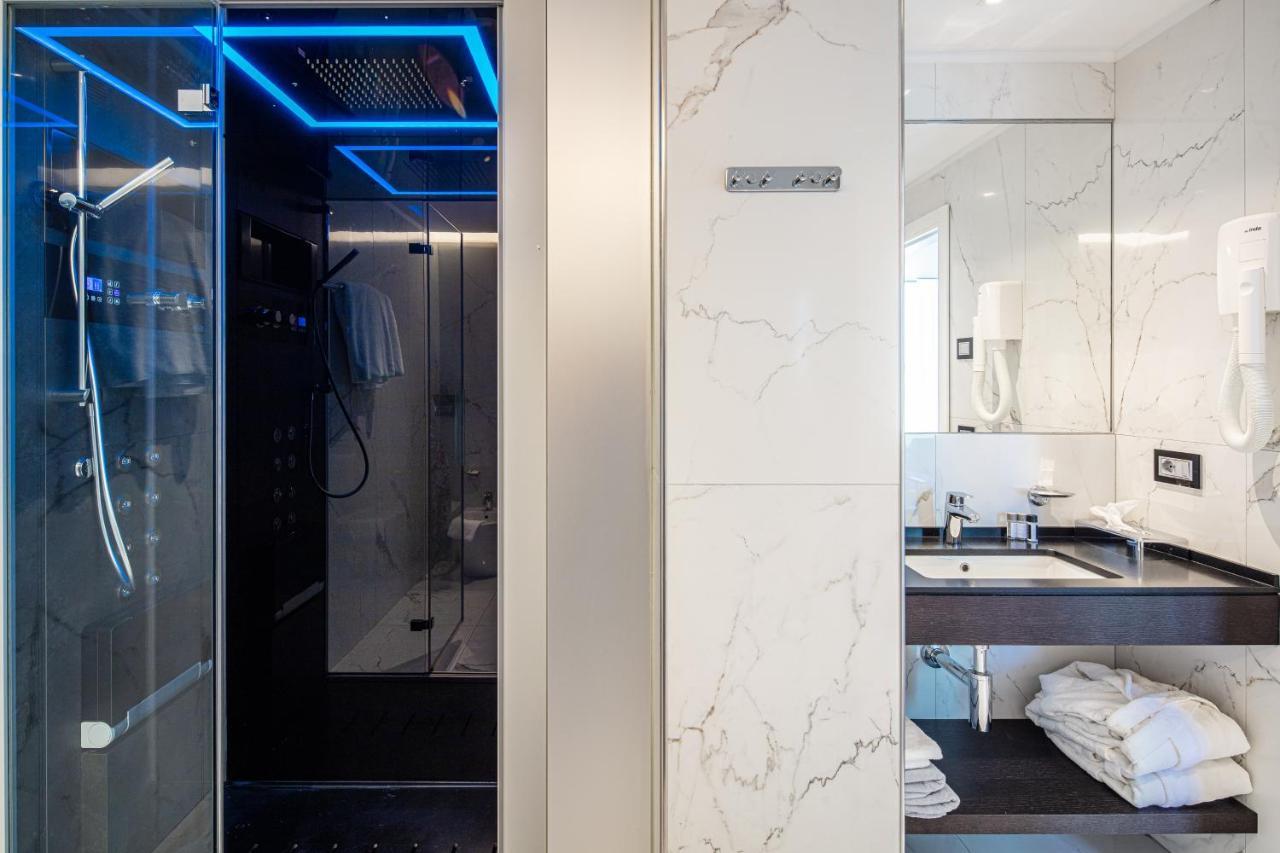 Monaco Suites Hotel Lignano Sabbiadoro Eksteriør billede