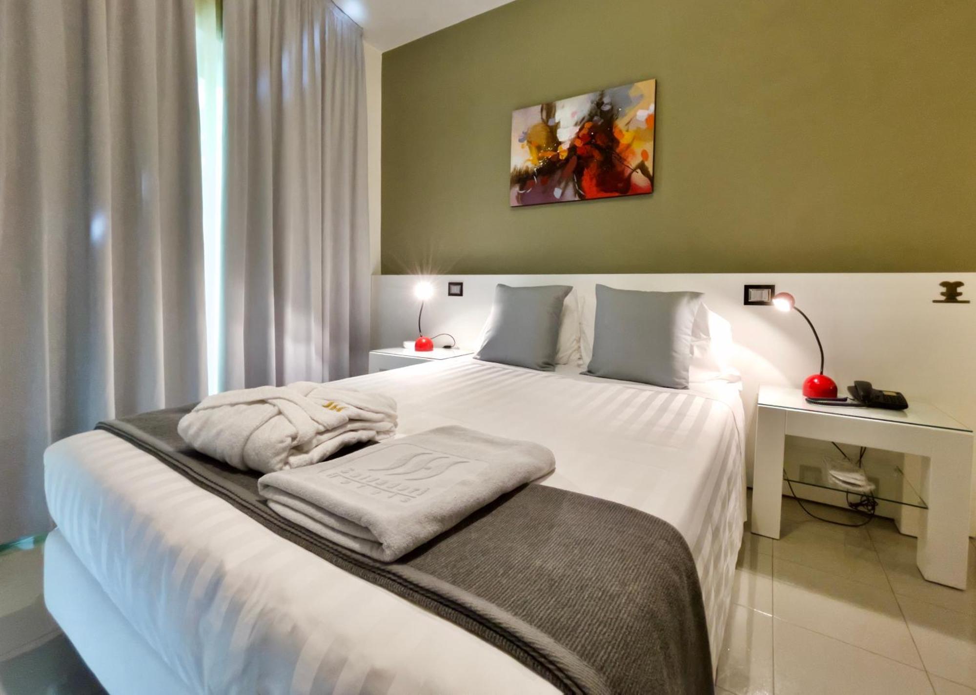 Monaco Suites Hotel Lignano Sabbiadoro Værelse billede