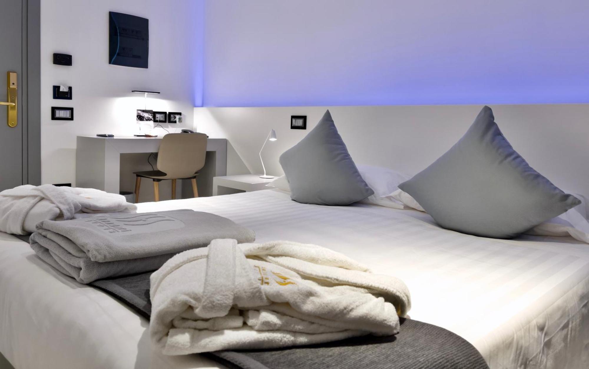 Monaco Suites Hotel Lignano Sabbiadoro Værelse billede